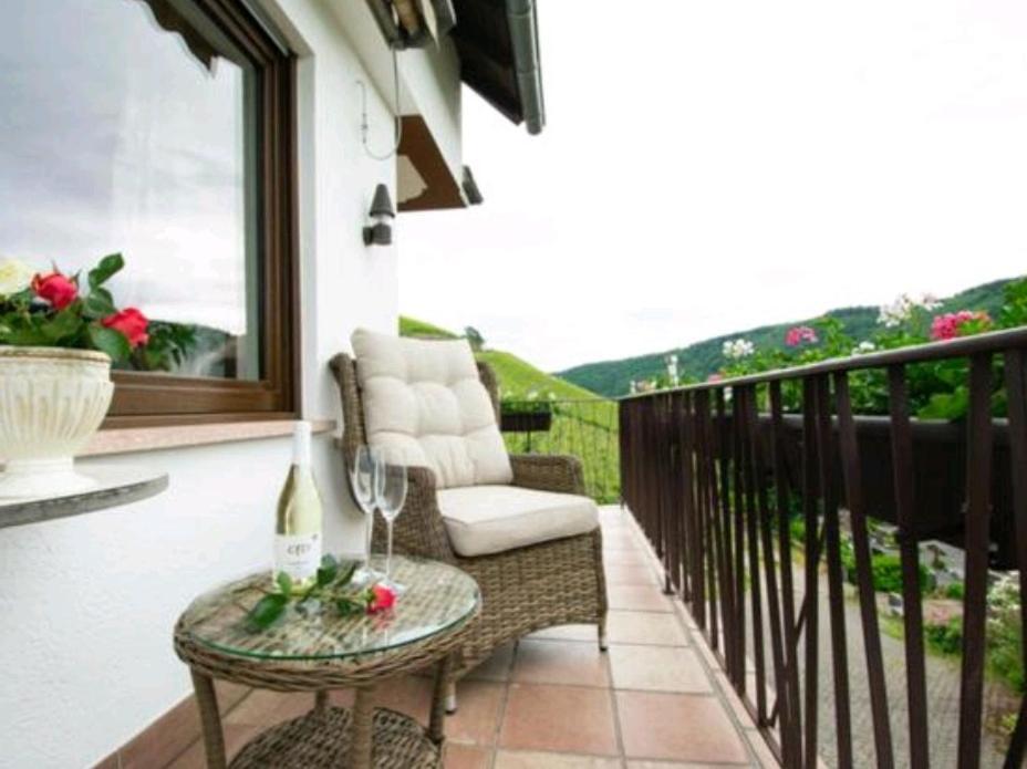 Chateau-De-La-Moselle Kinheim Bagian luar foto