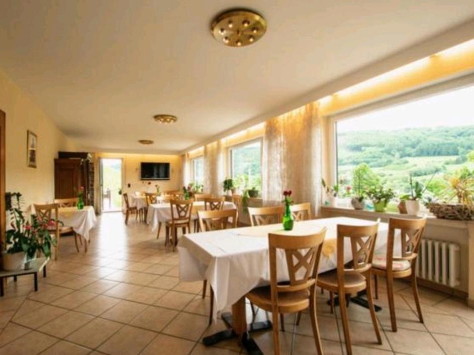 Chateau-De-La-Moselle Kinheim Bagian luar foto